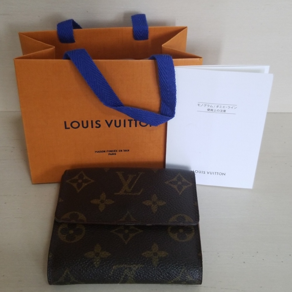 Louis Vuitton snap wallet